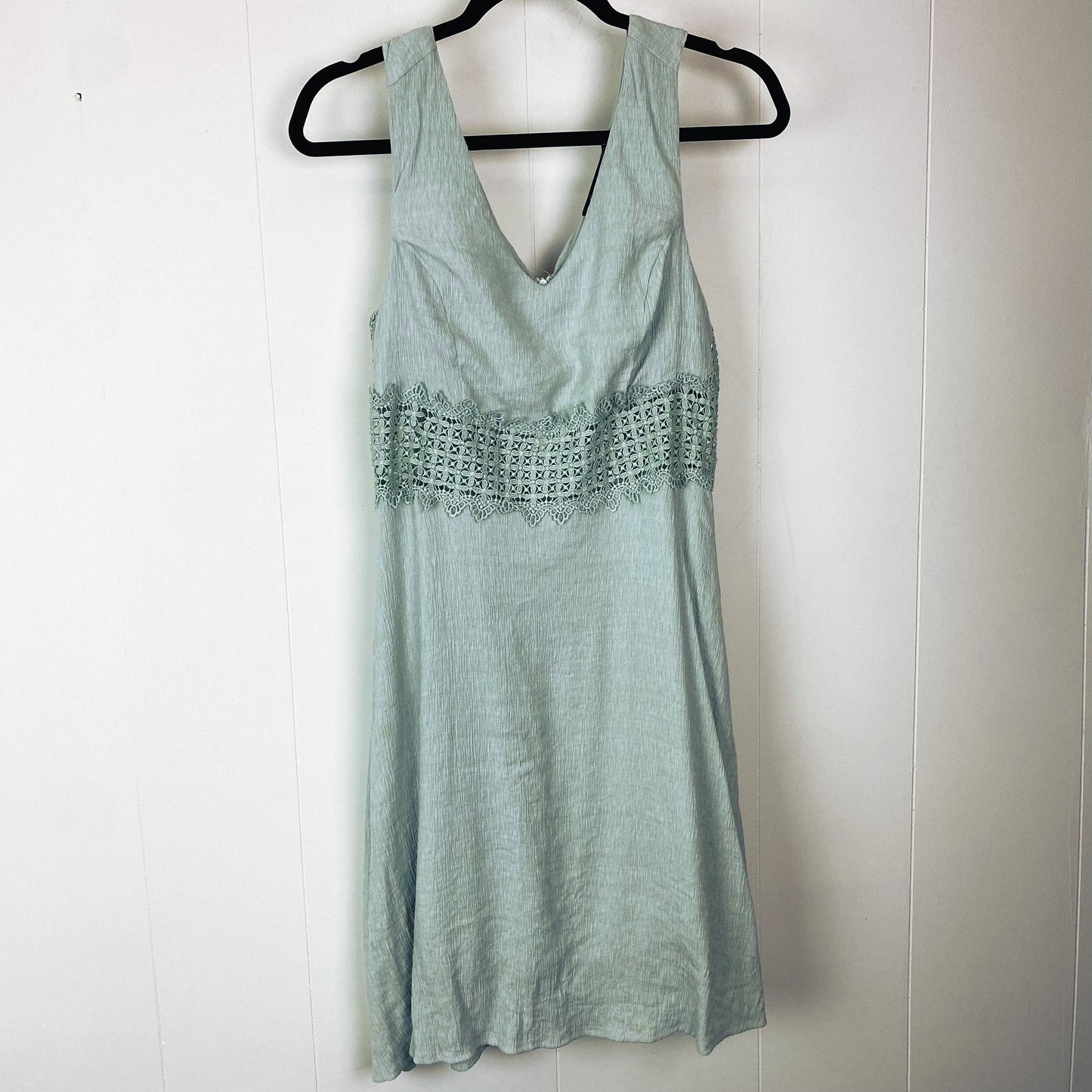 Lace Shift Dress - L