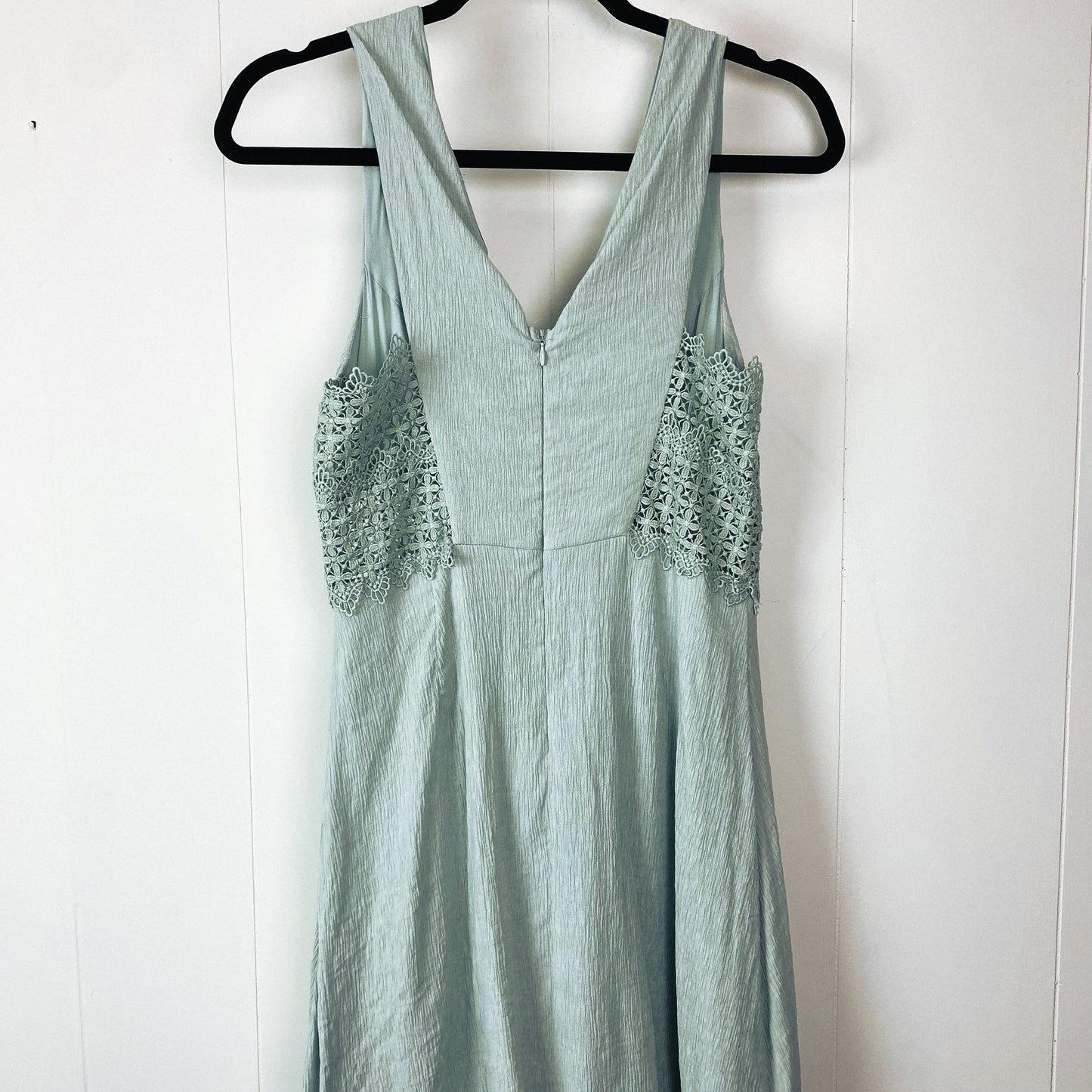 Lace Shift Dress - L